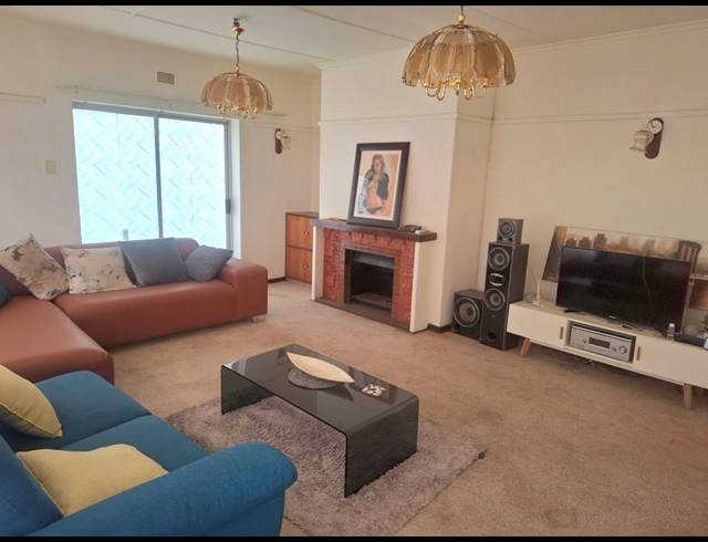 4 BEDROOM HOUSE FOR SALE IN GLEN HARVIE